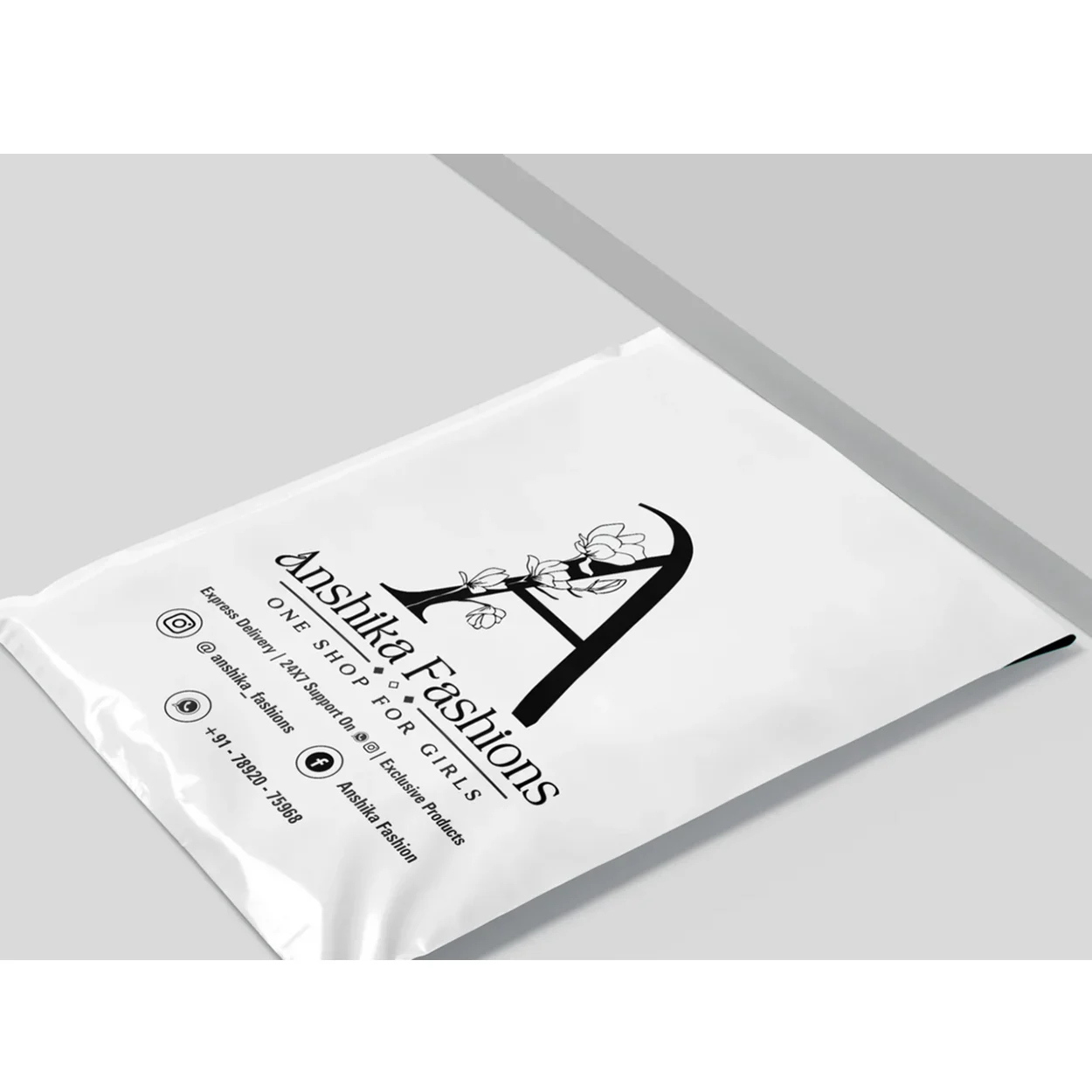 Courier bag white